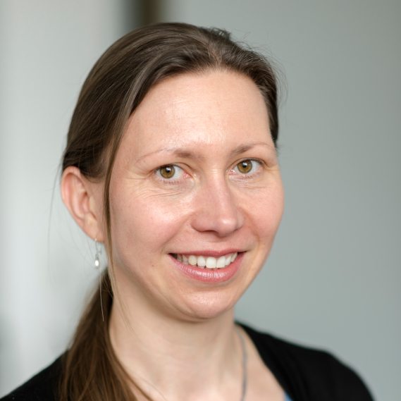Dr. Alexandra Kirsch